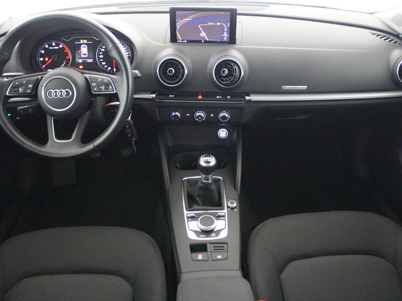 Audi A3 SPORTBACK 30 TFSI Pro Line | Navi | 27 t/m 31 dec eindejaarsshow!!