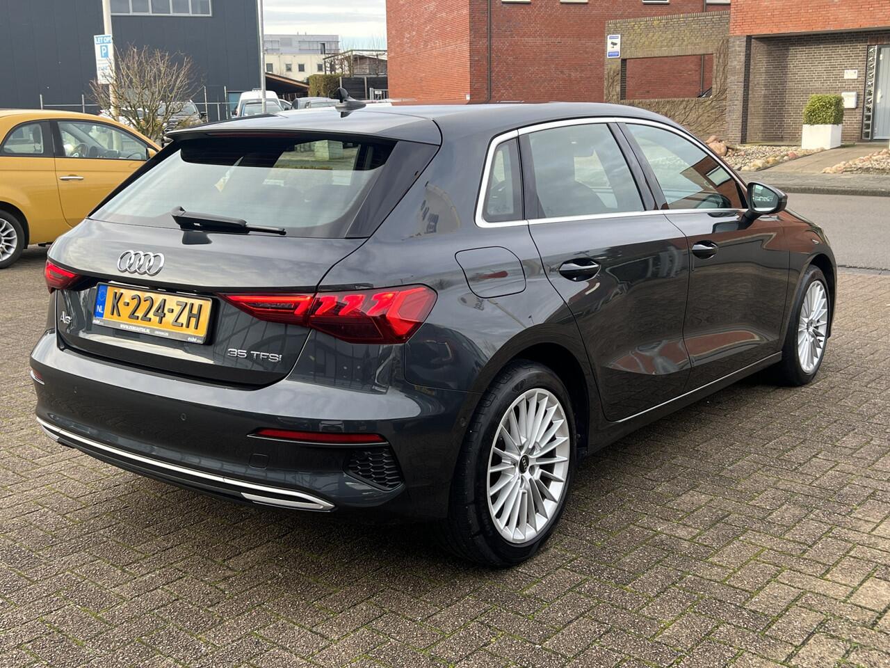 Audi A3 SPORTBACK 35 TFSI 150 pk Automaat Business Edition Navi Camera Sportstoelen Stoelverwarming Parkeersensoren v+a Led Koplampen Carplay Mild Hybride NL Auto 1e Eigenaar