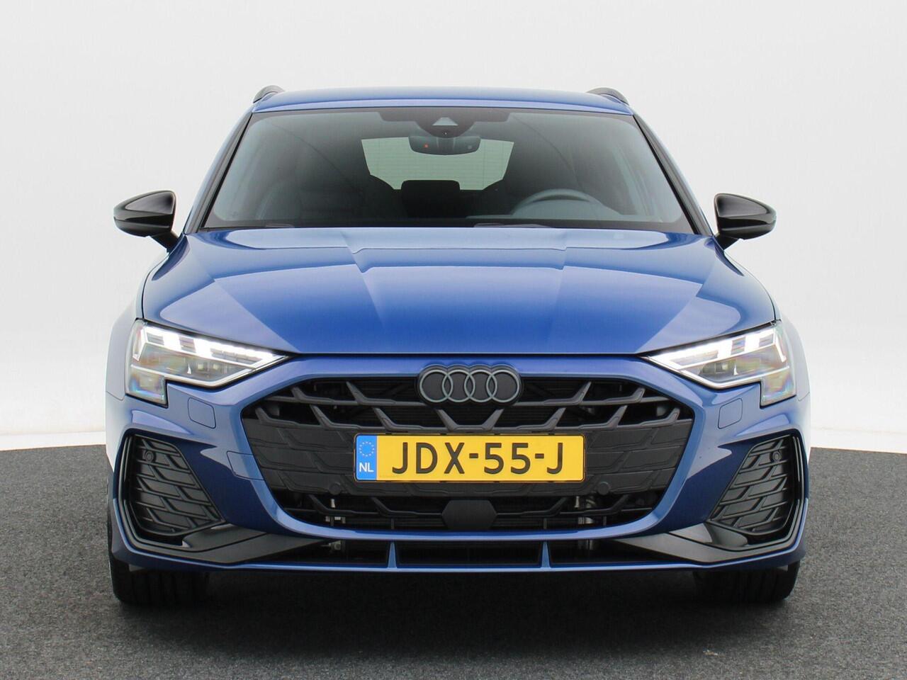Audi A3 SPORTBACK 40 TFSI e 204 Pk Automaat S-Line | LED | Camera | Carplay | Stoel Verwarming | Navigatiesysteem | Sensoren | Elektrische Stoelen | 18 Inch | 9.557 Km!!