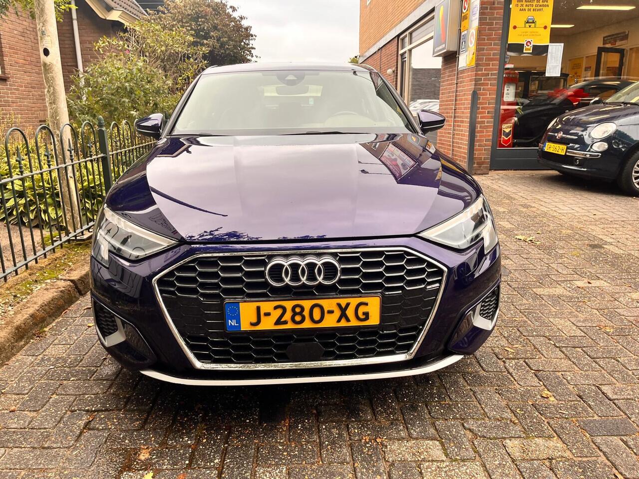 Audi A3 SPORTBACK 35 TFSI Business edition Alu wielen/Navi/Airco-Ecc