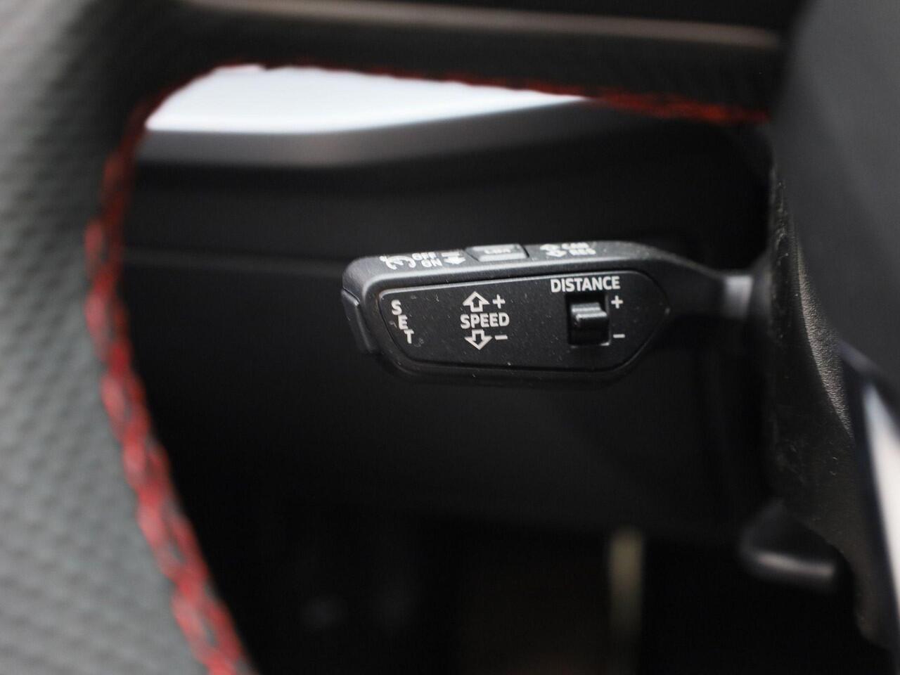 Audi A3 SPORTBACK 45 TFSIe 272PK S Line Competition · Panoramadak · Drive select · Camera + Parkeersensoren · Garantie tot april 2027