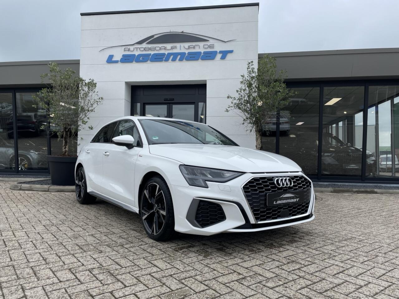 Audi A3 SPORTBACK A3 30 TFSI Sportback S line Virtual Desk