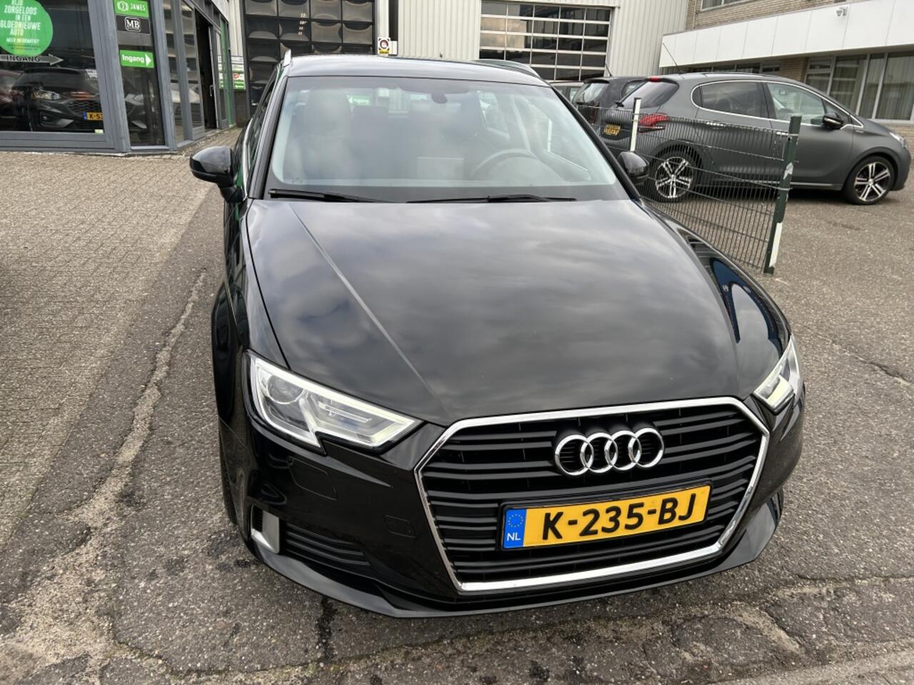 Audi A3 SPORTBACK 30 TFSI Advance Sport