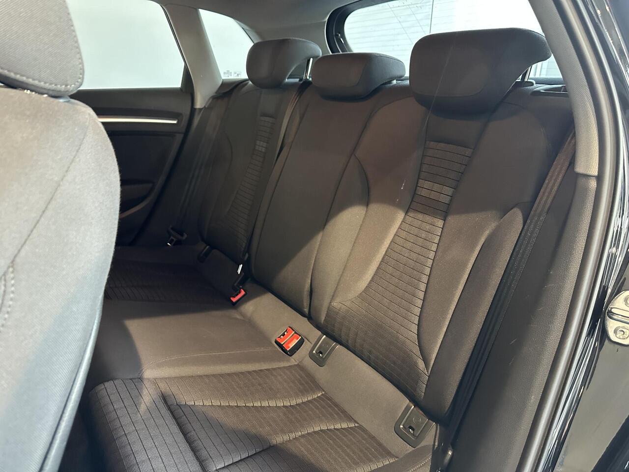 Audi A3 SPORTBACK 35 TFSI CoD Advance Sport | NAVIGATIE | STOELVERWARMING | PARKEERSENSOREN ACHTER