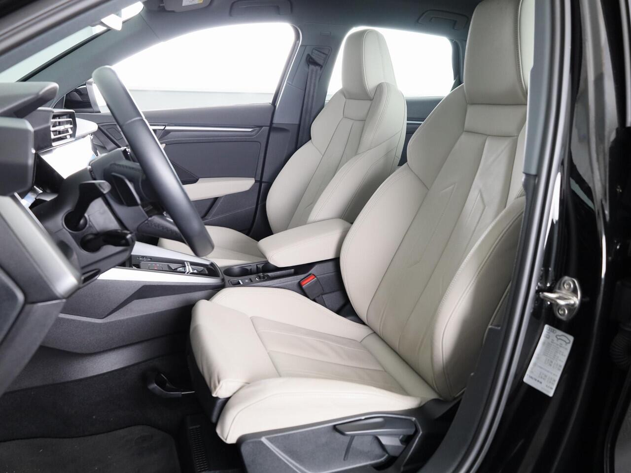 Audi A3 SPORTBACK 35 TFSI Business edition 150 pk S-tronic | Navigatie | Parkeersensoren achter | Adaptieve cruise control | Lederen bekleding | Apple Carplay/Android Auto |