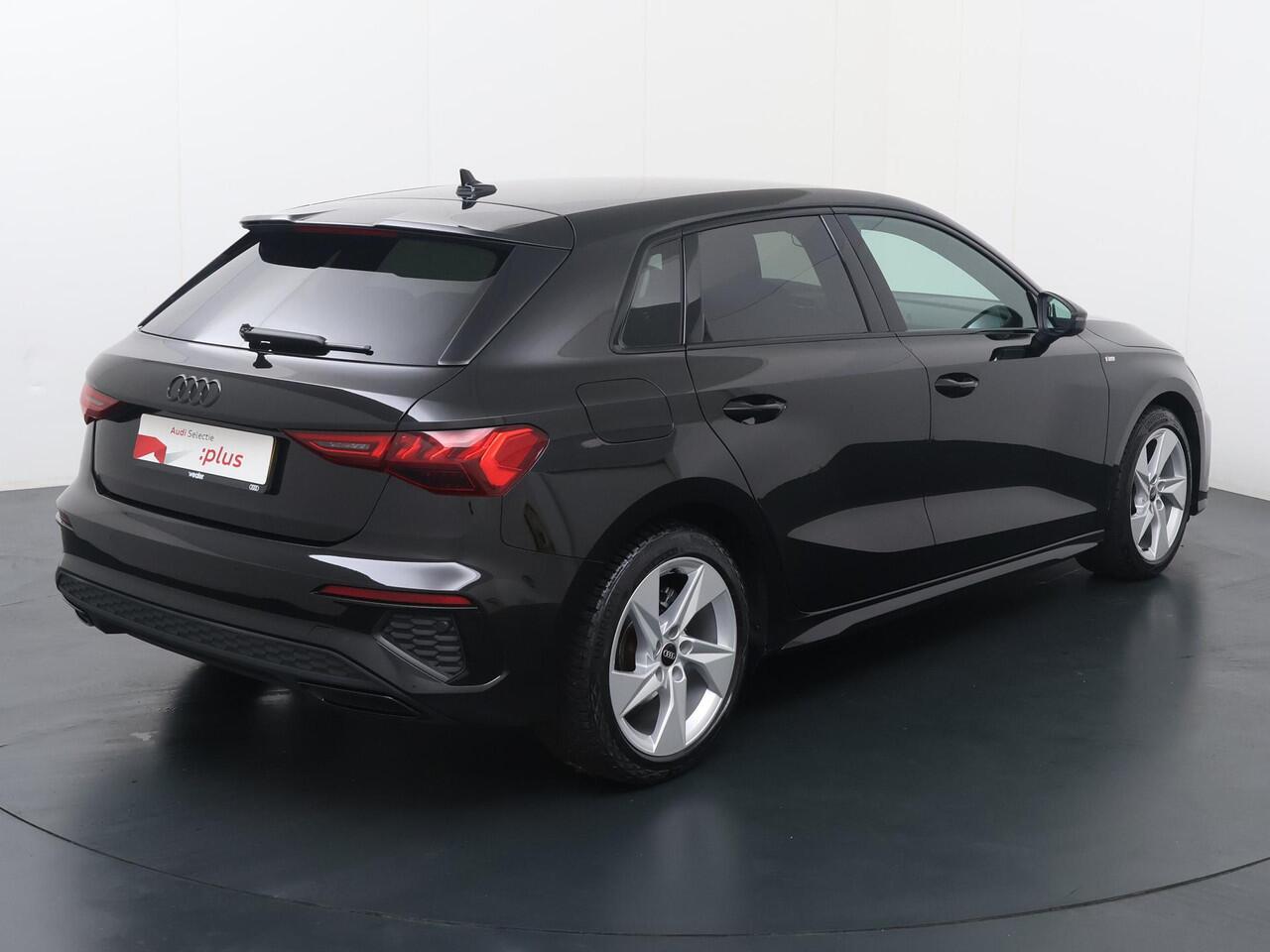 Audi A3 SPORTBACK 30 TFSI S edition | 110 PK | Automaat | Multifunctioneel stuurwiel | Adaptive Cruisecontrol | Parkeersensoren |