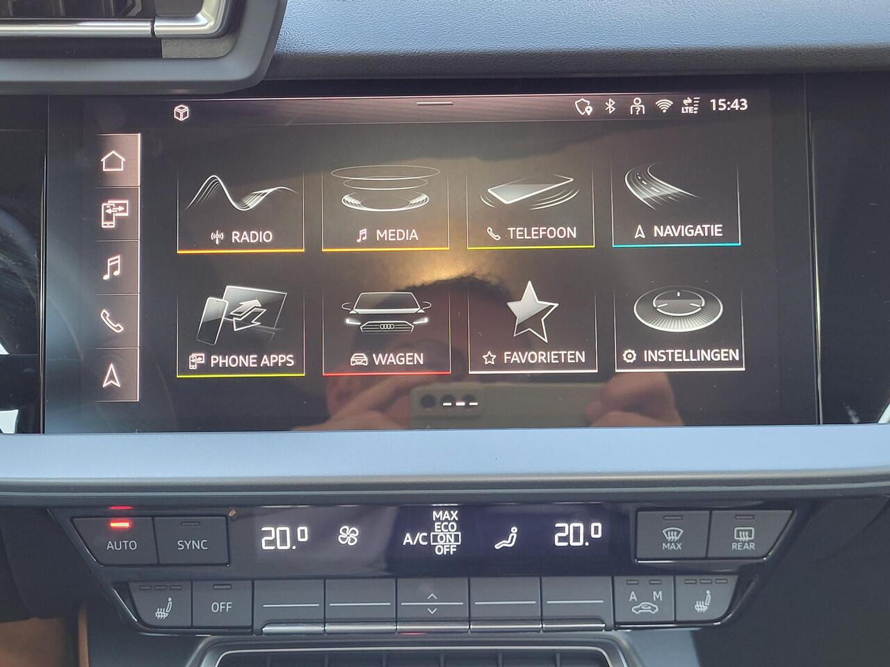 Audi A3 SPORTBACK 35 TFSI S line Automaat / Panoramadak / SONOS premium audio / Apple Carplay / Android Auto / S-line interieur & extrieur / Camera / DAB / Stoelverwarming / Adap Cruise / Matrix LED /