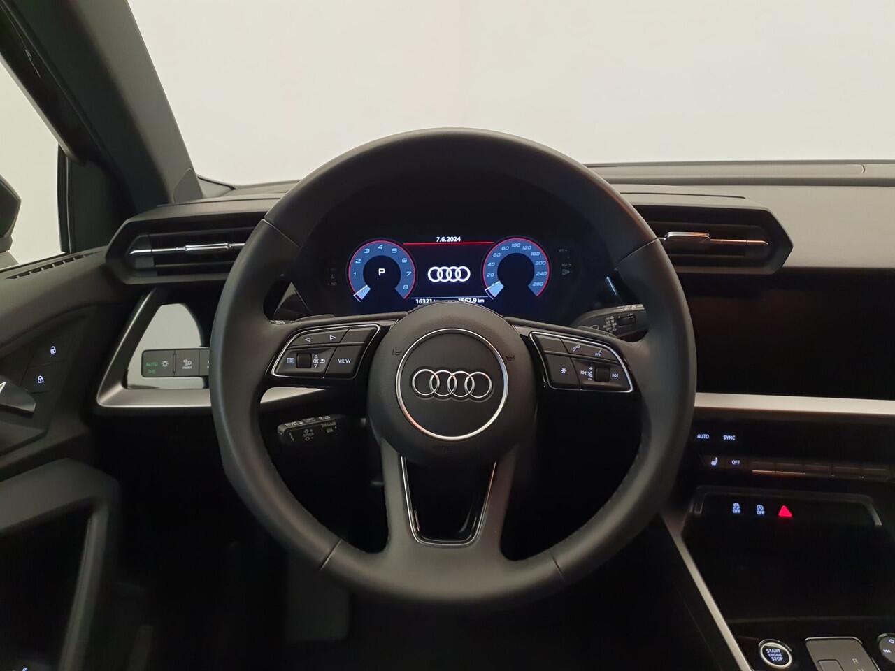 Audi A3 SPORTBACK 35 TFSI 150pk S-Line S-Tronic Virtual cockpit, Cruise control, App connect