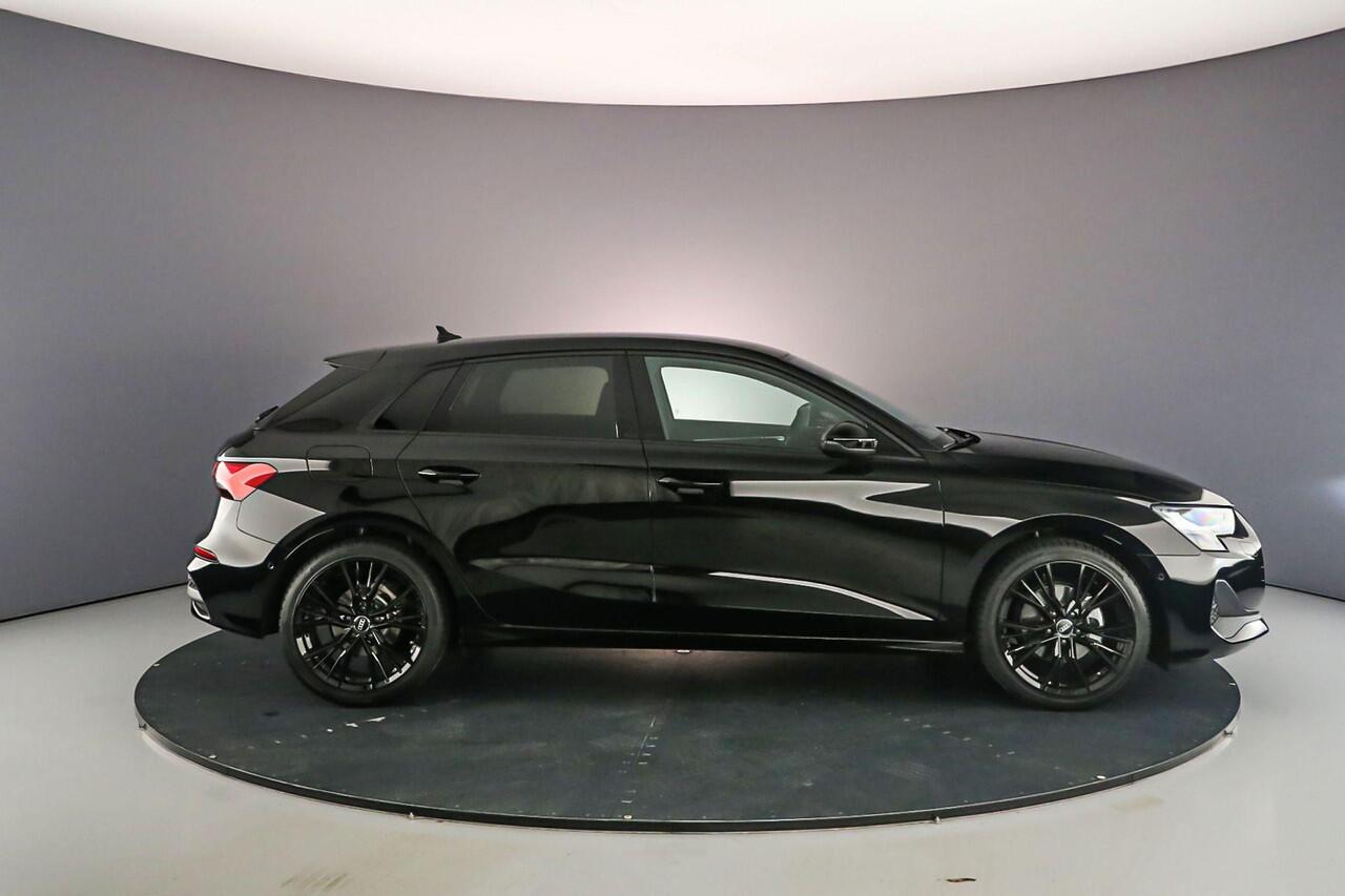 Audi A3 SPORTBACK 30 TFSI AUT | BLACK EDITION | ¤4.000,- KORTING | Sportonderstel - Privacy glas - Sportstoelen