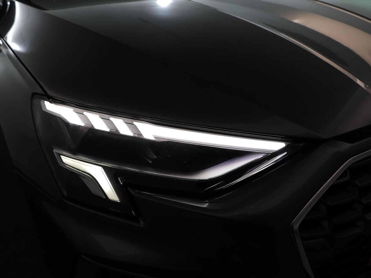 Audi A3 SPORTBACK 30 TFSI S edition 110 pk S-tronic | Navigatie | Parkeersensoren achter | Apple Carplay/Android Auto | LED koplampen | S-Line |