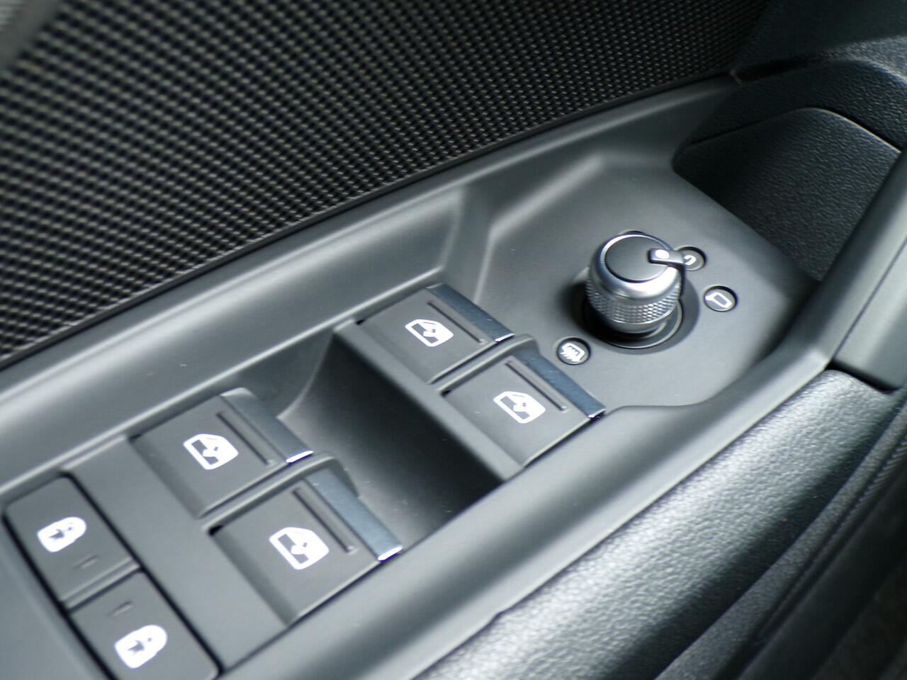 Audi A3 SPORTBACK 35 TFSI Advanced Edition, Automaat / Full LED / Carplay + Android Auto / Adaptive Cruise / PDC / 17' LMV