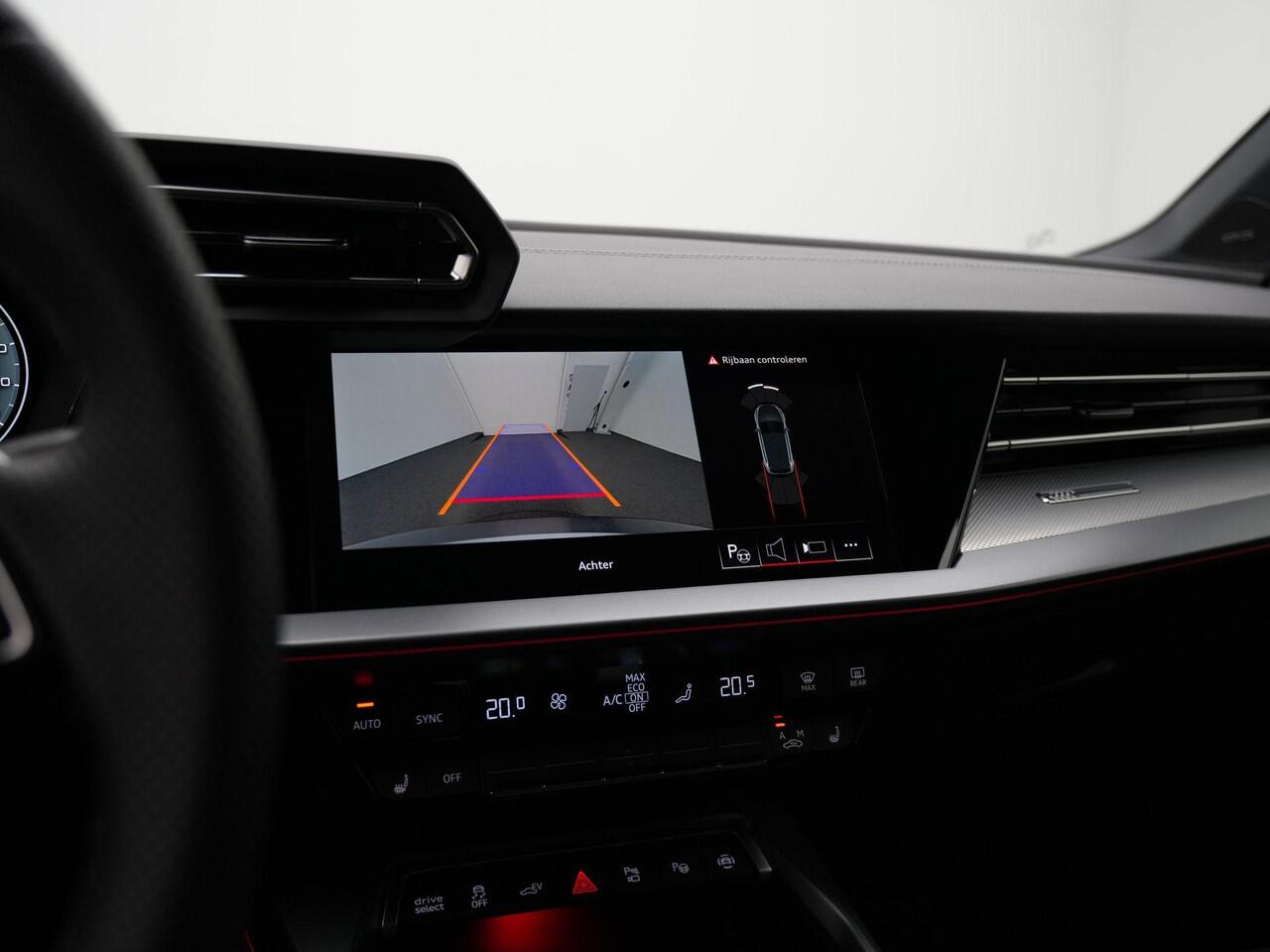 Audi A3 SPORTBACK 45 TFSI e 272 pk S-tronic S edition Competition / S-Line | Matrix LED | Head-up display | Sonos | Elektr. verstelbare stoel | Leder/alcantara