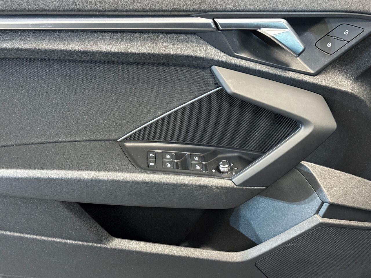 Audi A3 SPORTBACK 30 115pk TFSI Pro Line Parkeersensoren achter | Cruise control | Licht & regensensor