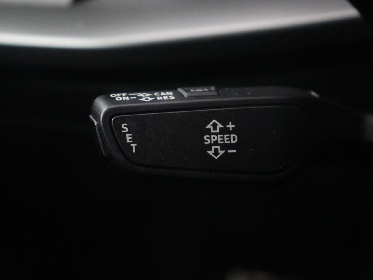 Audi A3 SPORTBACK 35 TFSI S edition | Carplay | Sportstoelen | Full LED | Navigatie | Half leder | Virtual Cockpit | Climate control | Parkeerhulp | Cruise control | Bluetooth | DAB | Sportstuur