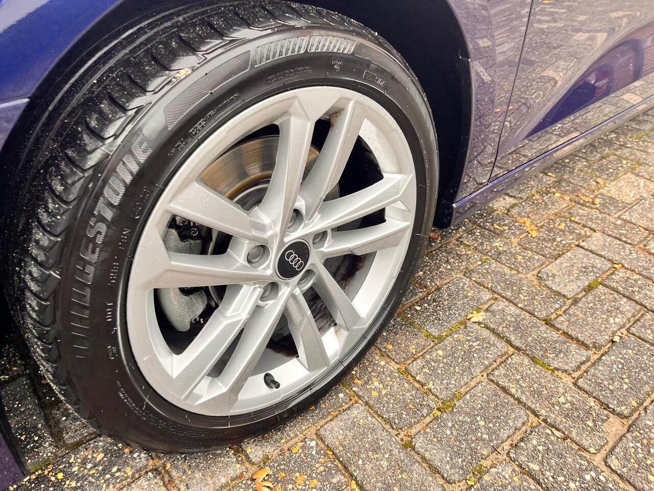 Audi A3 SPORTBACK 35 TFSI Business edition Alu wielen/Navi/Airco-Ecc