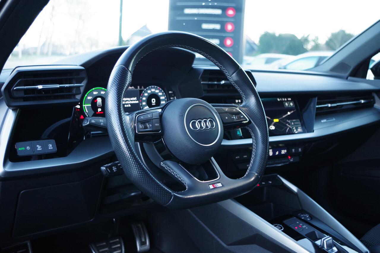 Audi A3 SPORTBACK 40 TFSI e 204 PK S-Line Edition, Panoramadak, Sportstoelen, Camera, Adap. Cruise Control
