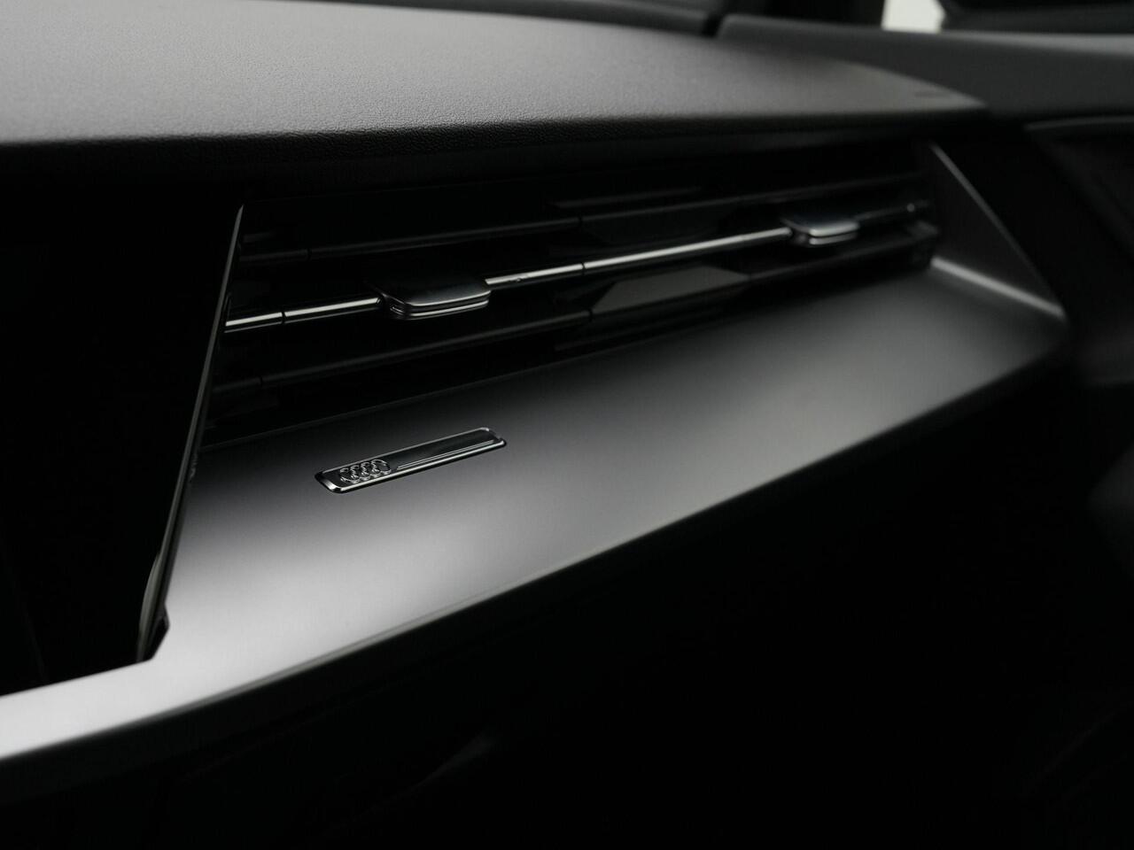 Audi A3 SPORTBACK 40 TFSI e 204 pk S-tronic Advanced edition / S-Line | Stoelverwarming | Adaptive Cruise | Navigatie