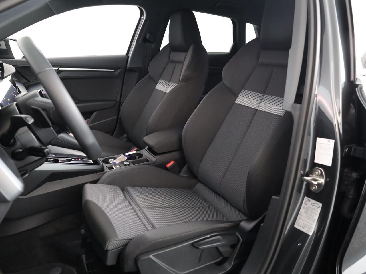 Audi A3 SPORTBACK 35 TFSI Advanced edition 150 pk Private lease vanaf ¤641,-| S-tronic | Verlengde garantie | Navigatie | Parkeersensoren (Park assist) | Achteruitrijcamera | Adaptieve cruise control | LED koplampen |