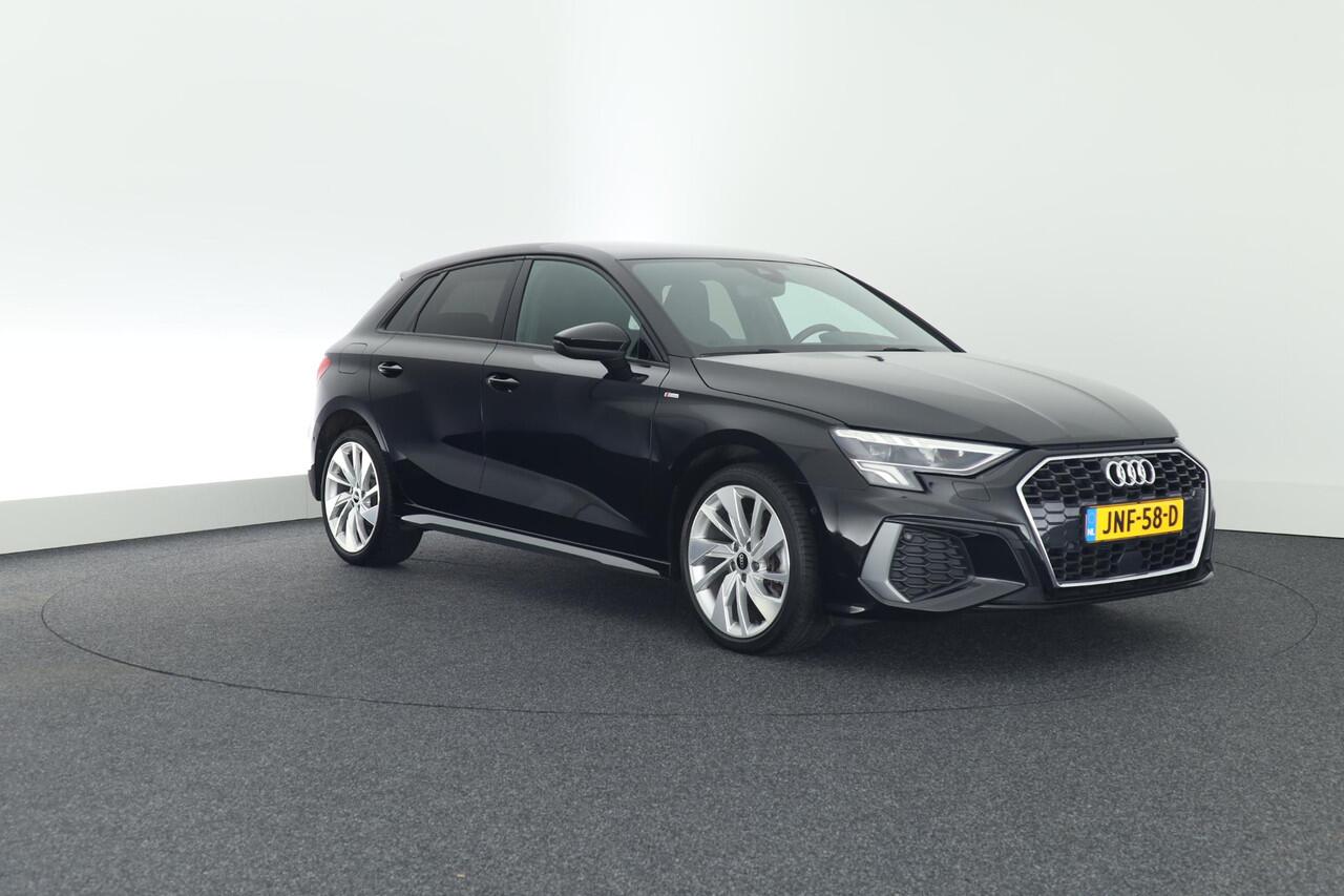 Audi A3 SPORTBACK 40 TFSI e 204pk 2x S-Line Trekhaak Camera Keyless Head-Up Stoelverwarming Virtual Cockpit Navigatie