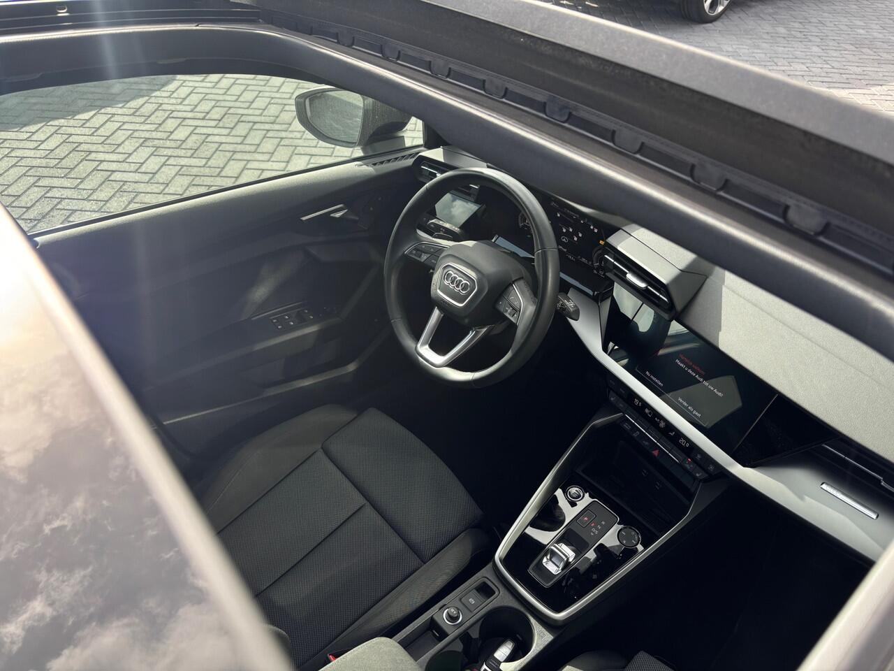 Audi A3 SPORTBACK 45 TFSI e-tron 245 pk S-line Black Pano