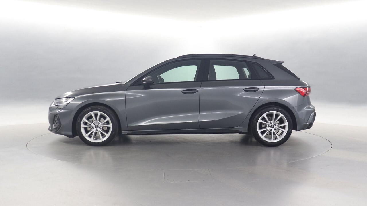 Audi A3 SPORTBACK 30 TFSI 115pk S-Line Edition S-Tronic / Navigatie / Adaptive Cruise / Parkeersensoren