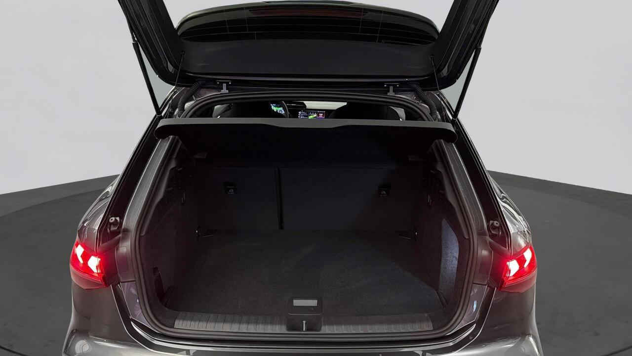 Audi A3 SPORTBACK 30 TFSI 116Pk S Edition / Camera / Parkeerhulp Plus / Lichtpakket Pro