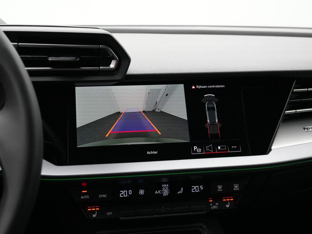 Audi A3 SPORTBACK 45 TFSI e 272 pk S-tronic S-Line | Elektr. verstelbare bestuurdersstoel | Achteruitrijcamera | Stoelverwarming | Adaptive Cruise