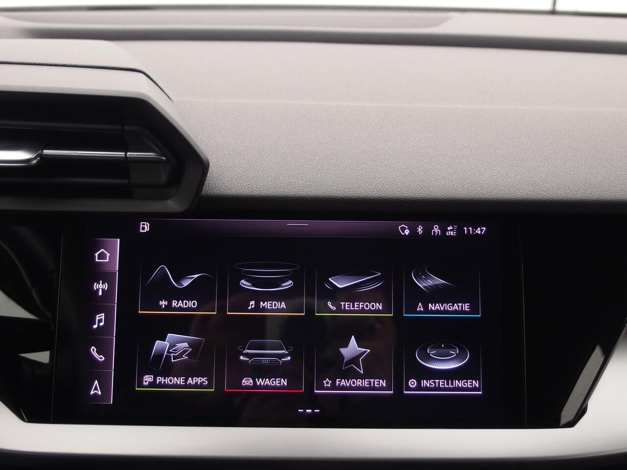 Audi A3 SPORTBACK 30 TFSI Advanced edition AUTOMAAT / TREKHAAK / FULL LED / CARPLAY / DAB+ / ACC VOORBEREID / NAVI / CLIMA / PDC / BLUETOOTH / NL-AUTO