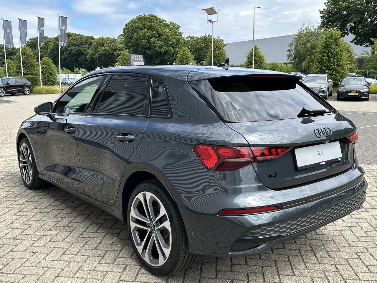 Audi A3 SPORTBACK Advanced edition 40 TFSI e 150 kW / 204 PK Sportba | Stoelverwarming | Adaptieve Cruis Control | Sportstuur | Camera | Sfeerverlichting |