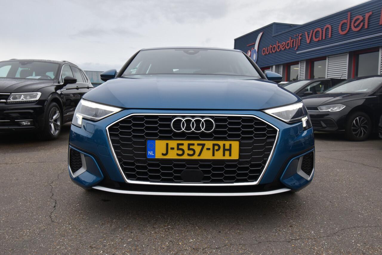 Audi A3 SPORTBACK 35 TFSI Business edition , VIRTUAL COCKPIT , LED KOPL , PDC V+A , NAVI , V ST VERW , CLIMATR ,