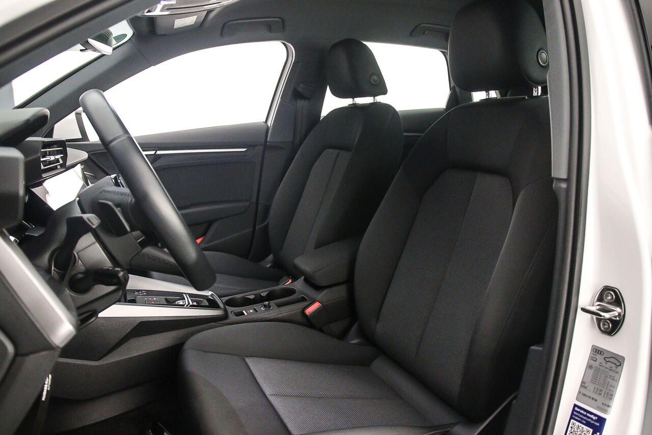 Audi A3 SPORTBACK 30 TFSI Pro Line s-tronic | 18 inch | LED | Cruise Control | Apple Carplay | Optiekzwart | Parkeersensoren |