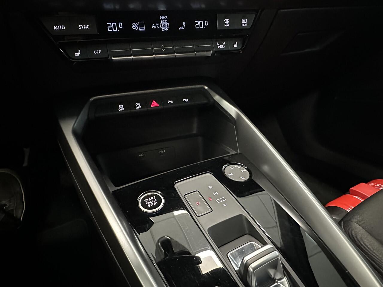 Audi A3 SPORTBACK 35 TFSI S edition S-line Full-led Navigatie CruiseControl 18LMV 24 maanden garantie mogelijk (*vraag naar de voorwaarden)