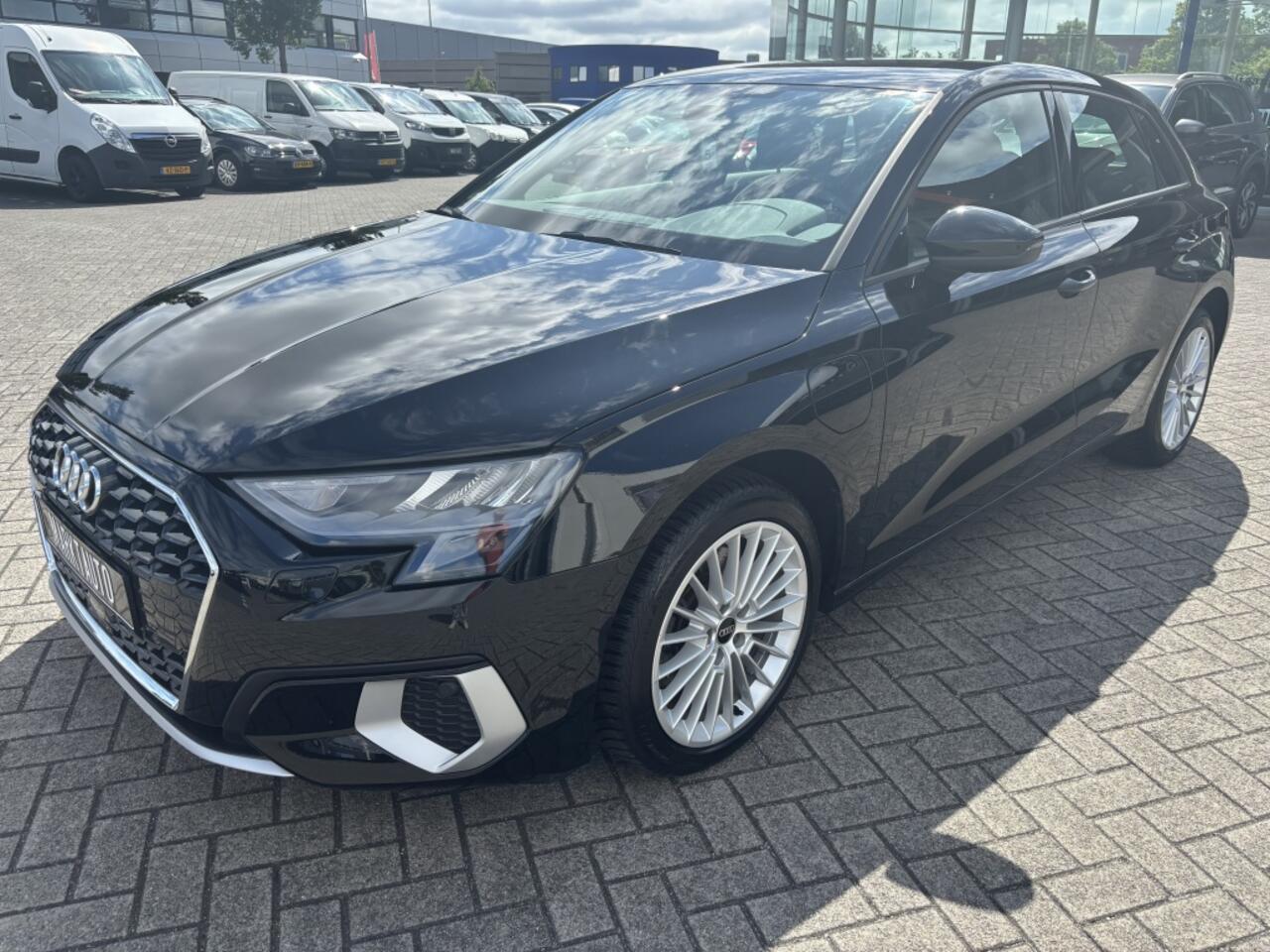 Audi A3 SPORTBACK 40 TFSI e Adv edit. Carplay Navi Cruise Keyless Pdc