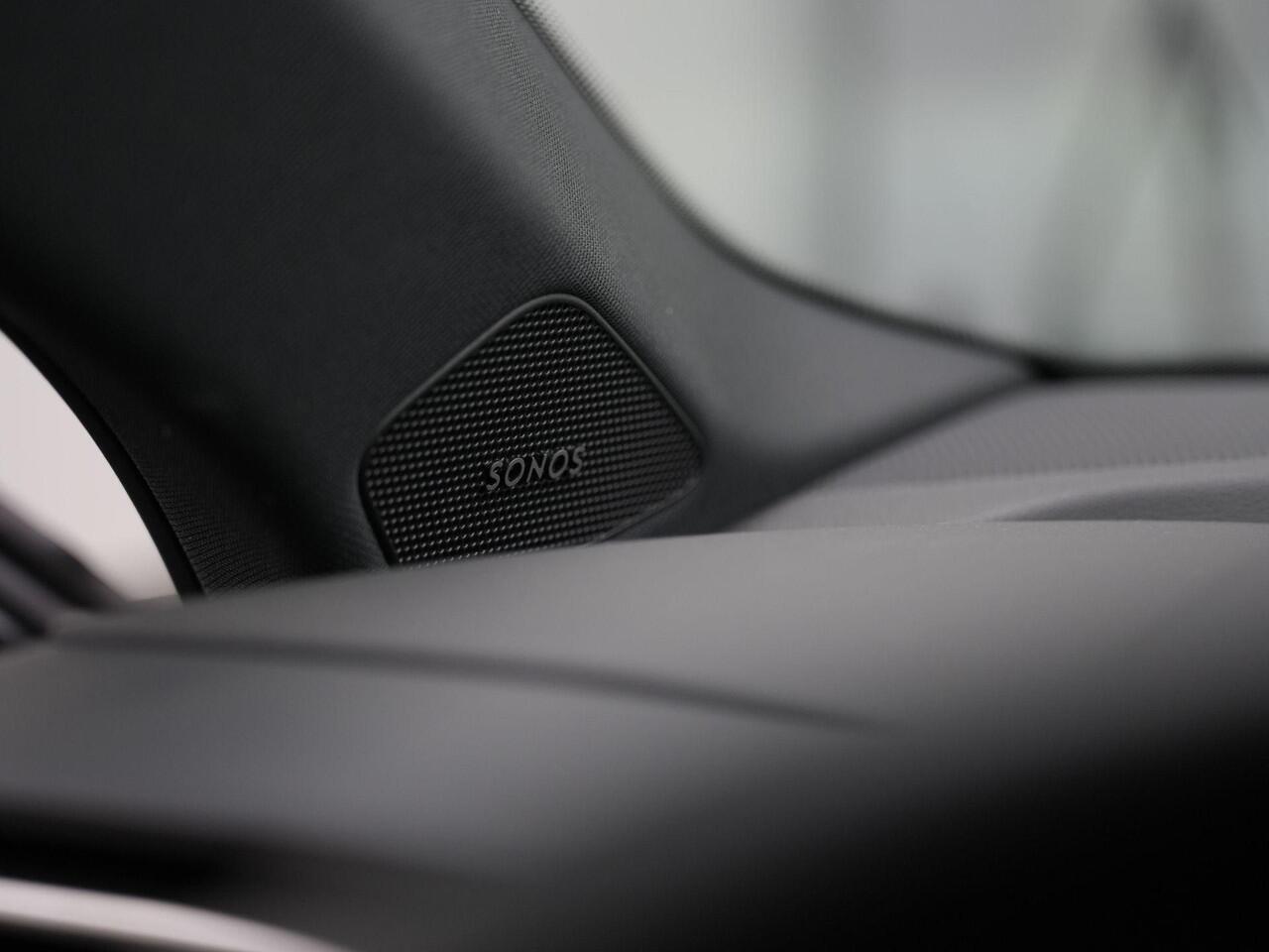 Audi A3 SPORTBACK 35 TFSI 150 pk S-tronic S-Line | Panoramadak | Trekhaak | Head-up display | Matrix LED | Sonos