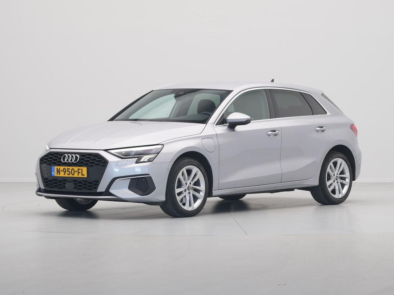 Audi A3 SPORTBACK 40 TFSI e Edition Navigatie Stoelverwarming Side assist Elek. kofferklep Carplay 82