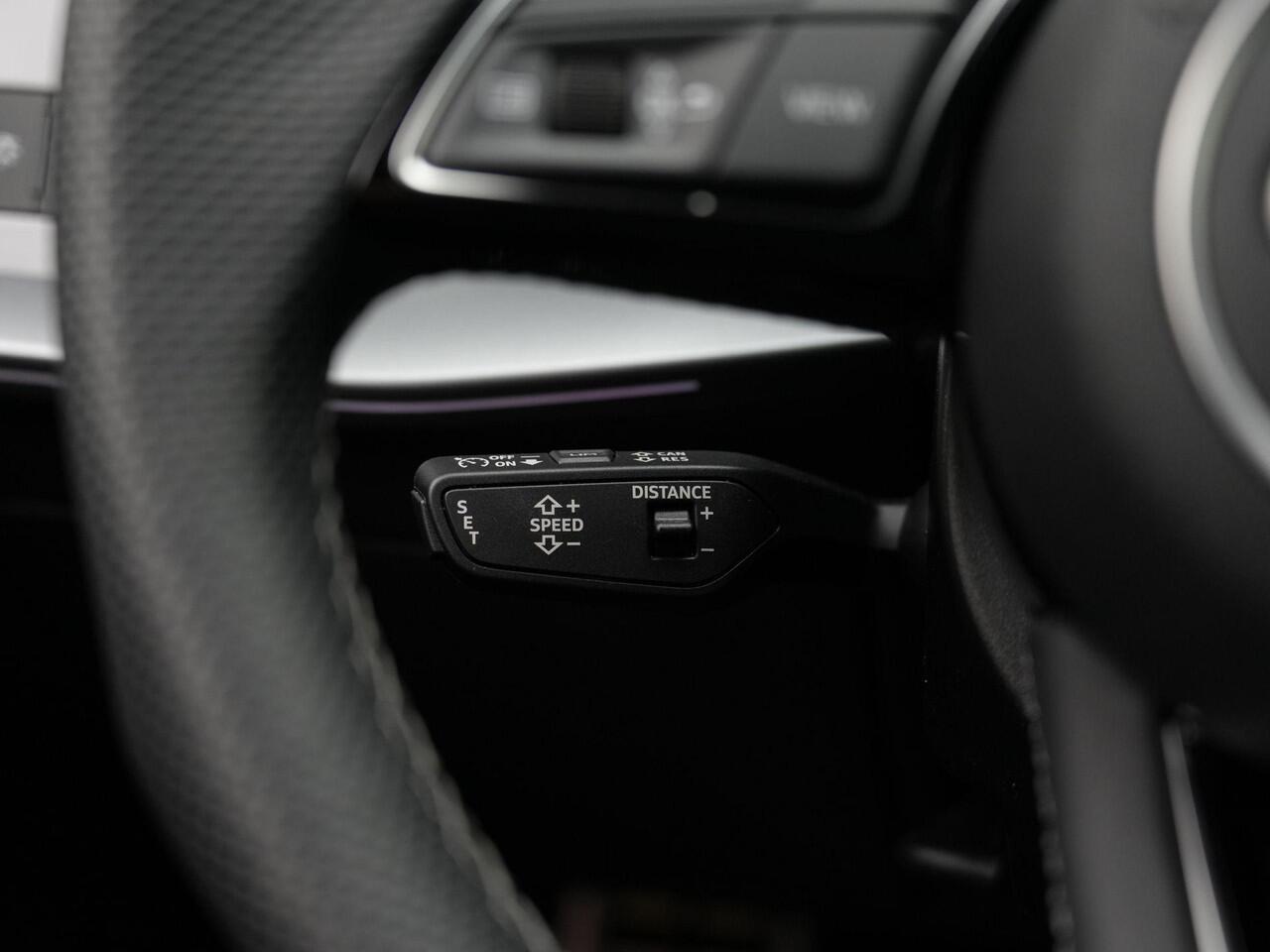 Audi A3 SPORTBACK 45 TFSI e 272 pk S-tronic S edition Competition / S-Line | Panoramadak | Elektr. verstelbare stoelen | Matrix LED | Achteruitrijcamera