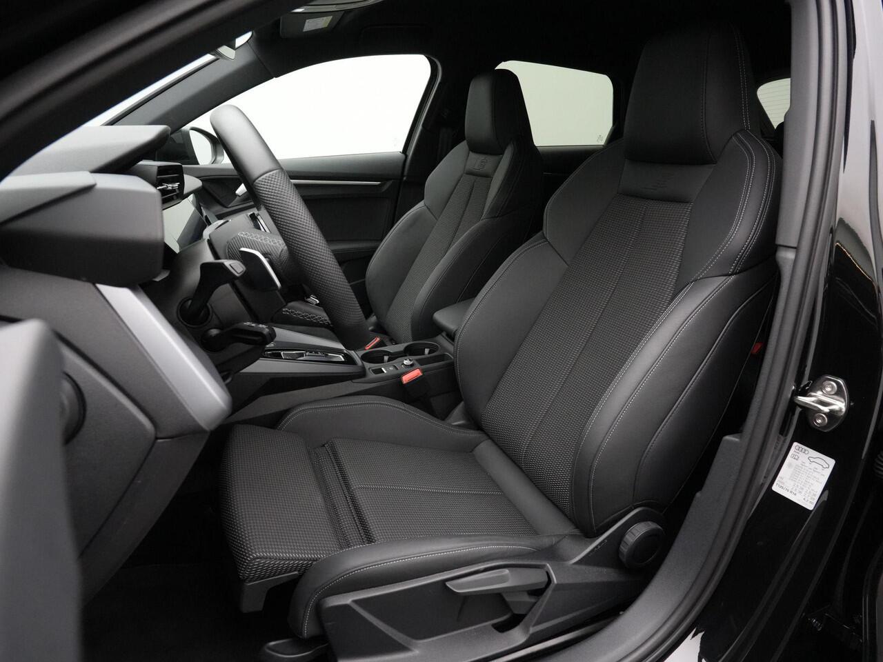 Audi A3 SPORTBACK 30 TFSI 116 pk S-tronic S edition Black Optic| S-Line | Achteruitrijcamera | Adaptive Cruise | Navigatie