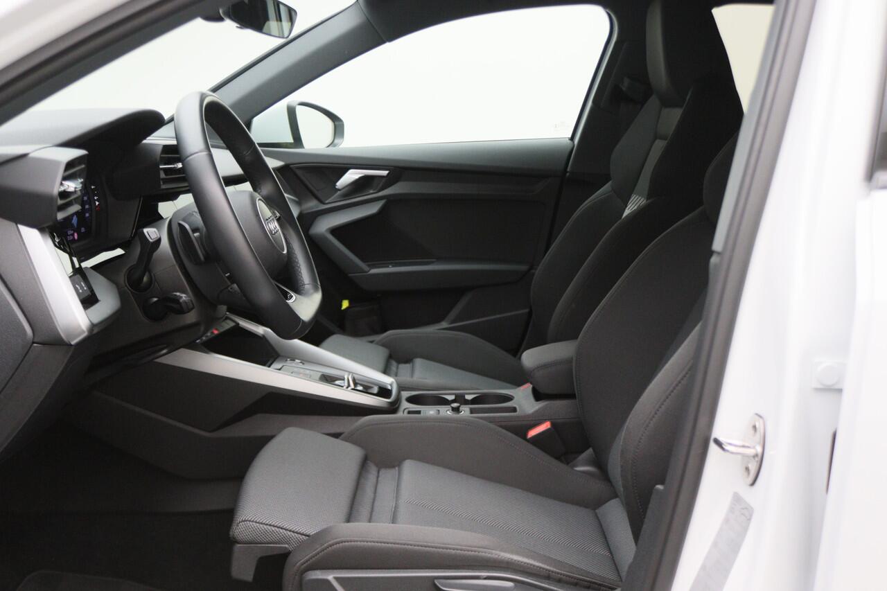 Audi A3 SPORTBACK 45 TFSI e S edition Competition Virtual Cockpit, Standkachel, Cruise, Navigatie, Bluetooth, Climate, PDC, 19''