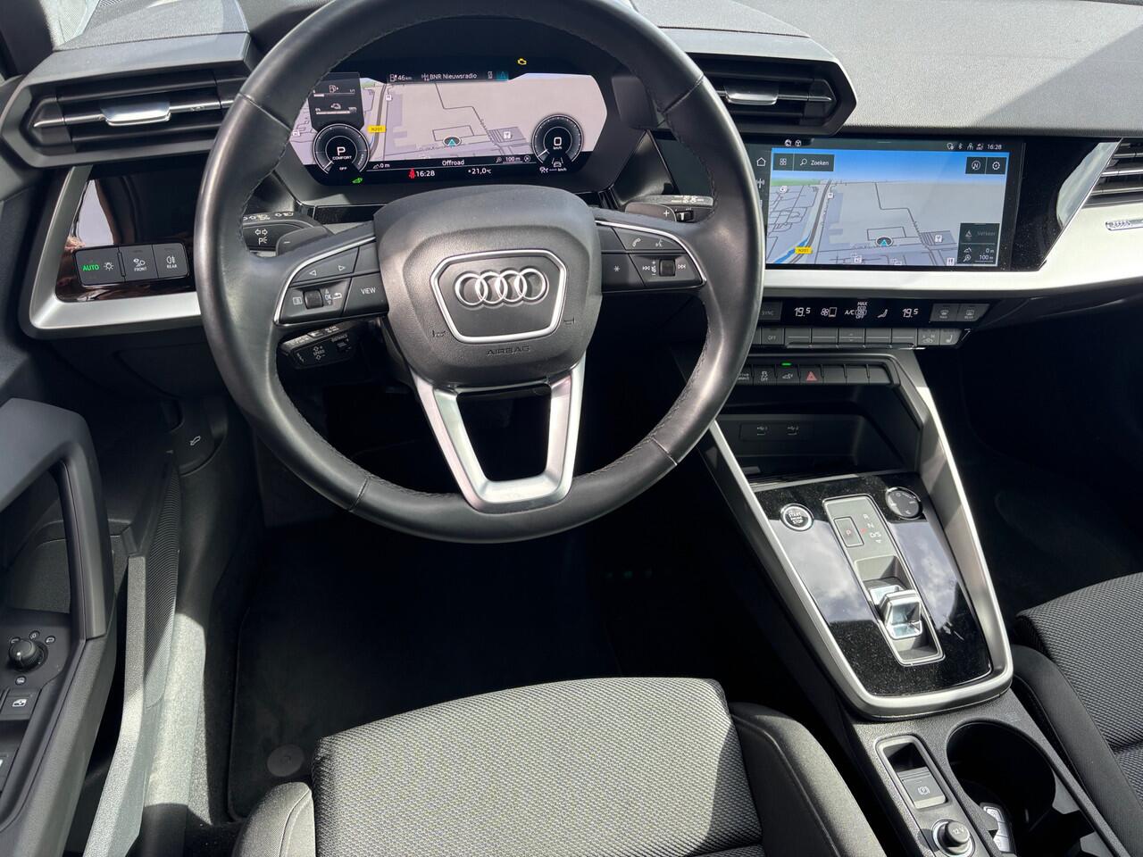 Audi A3 SPORTBACK 45 TFSI e-tron 245 pk S-line Black Pano