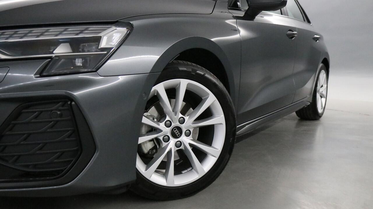 Audi A3 SPORTBACK 30 TFSI 115pk S-Line Edition S-Tronic / Navigatie / Adaptive Cruise / Parkeersensoren