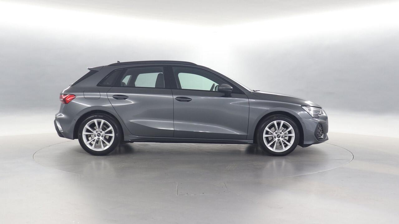 Audi A3 SPORTBACK 30 TFSI 115pk S-Line Edition S-Tronic / Navigatie / Adaptive Cruise / Parkeersensoren
