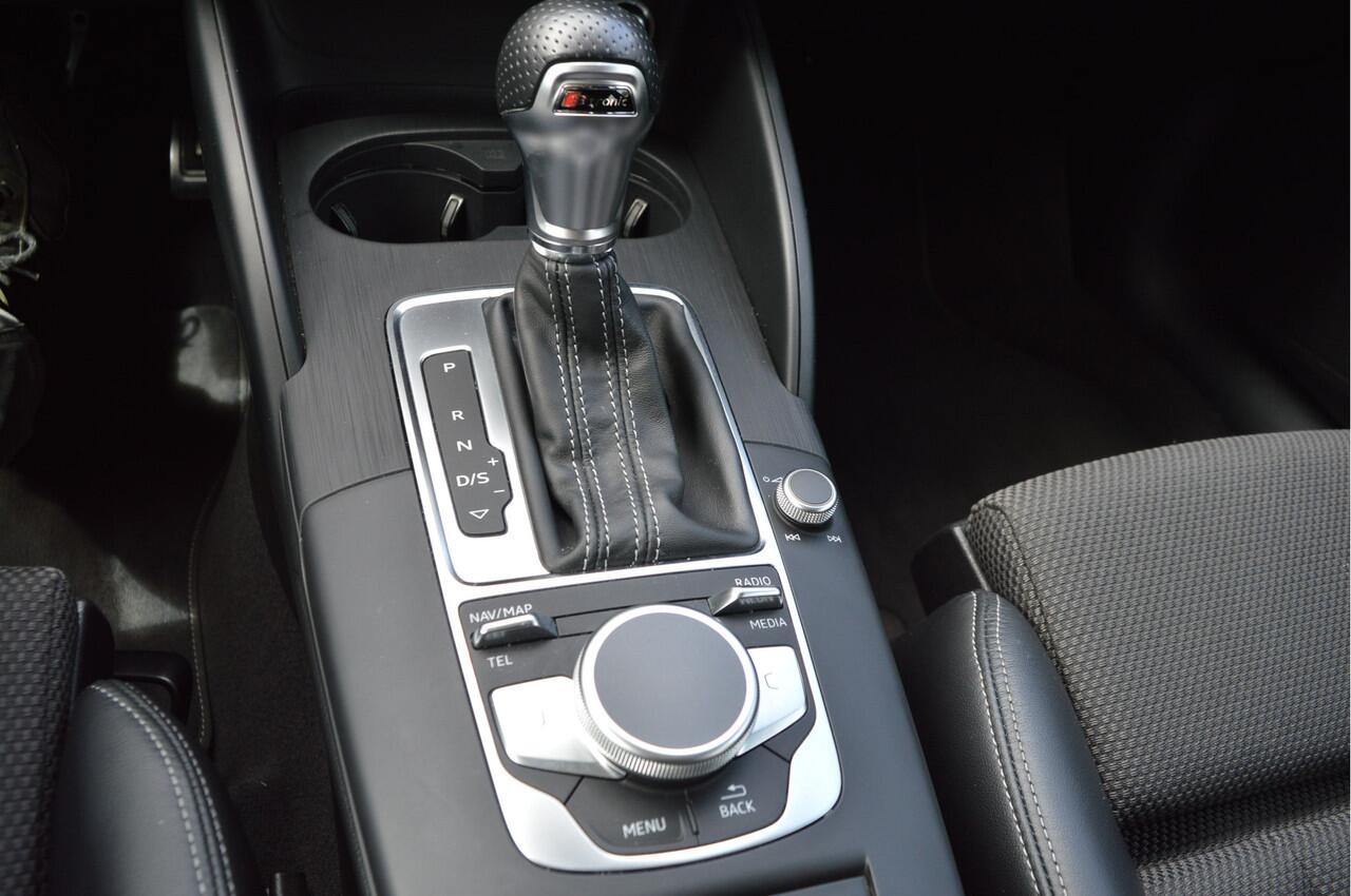 Audi A3 SPORTBACK 35 TFSI Sport S Line Ed. NL-Auto / Virtual / Schuifdak