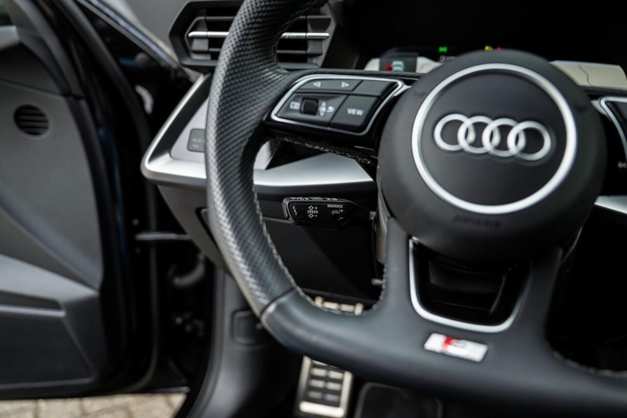 Audi A3 SPORTBACK 30 TFSI S edition | S-Line | ACC | Led | Virtual | Afgevlakt stuurwiel | NAP |