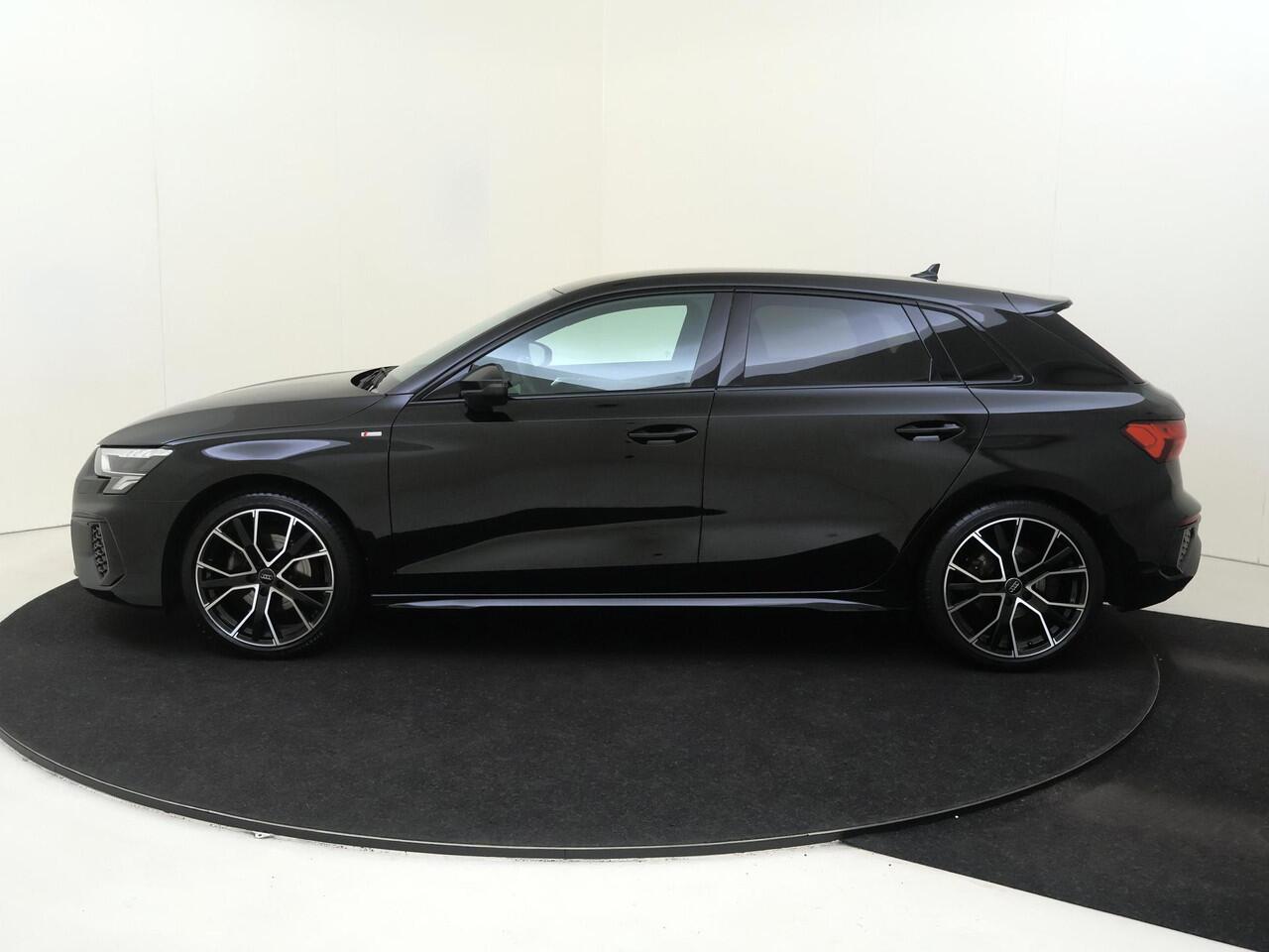 Audi A3 SPORTBACK 35 TFSI S edition | Navigatie Plus | Sfeerverlichting | Optiek zwart Plus | Full LED verlichting | CarPlay | Cruise control |