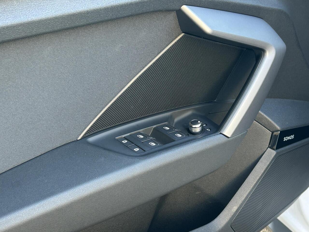 Audi A3 SPORTBACK 35 TFSI Advanced edition l Sonos l LED l 19 Inch l Stoelverwarming l Zwart Optiek