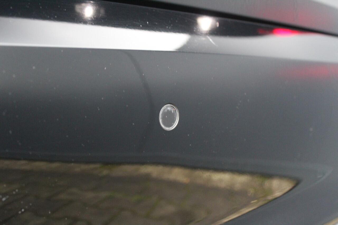 Audi A3 SPORTBACK 40 TFSI e Advanced edition | Incl. 12 maanden garantie | SOH 99% | Apple CarPlay | Sportstoelen | DAB | Bang & Olufsen | Zwarte hemel | Cruise control | Climate control | LED koplampen | Virtueel dashboard | Nederlandse auto |