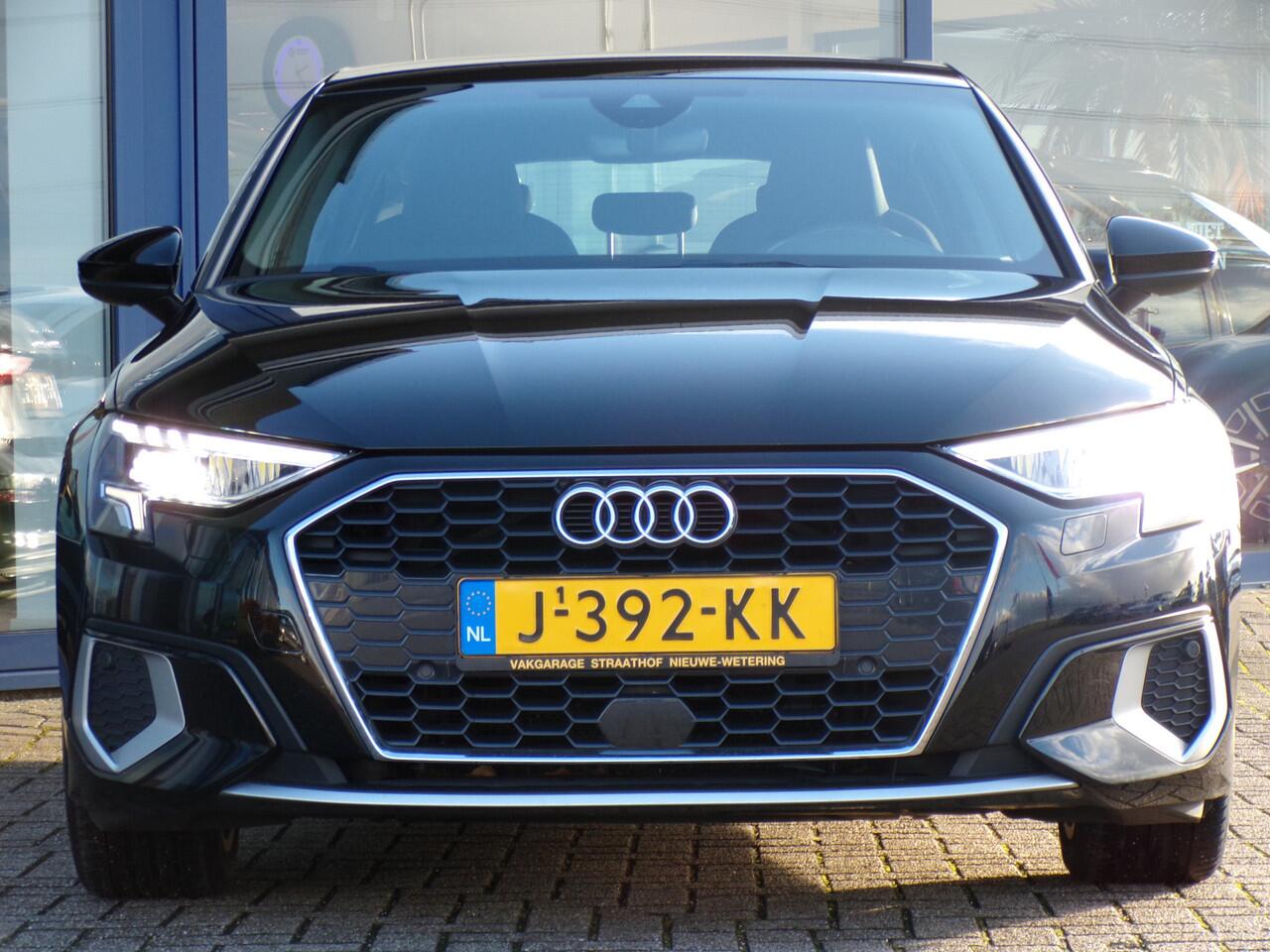 Audi A3 SPORTBACK 35 TFSI Business Edition, Full LED / Carplay + Android Auto / Camera + Sensoren / Climate control / 17' Velgen