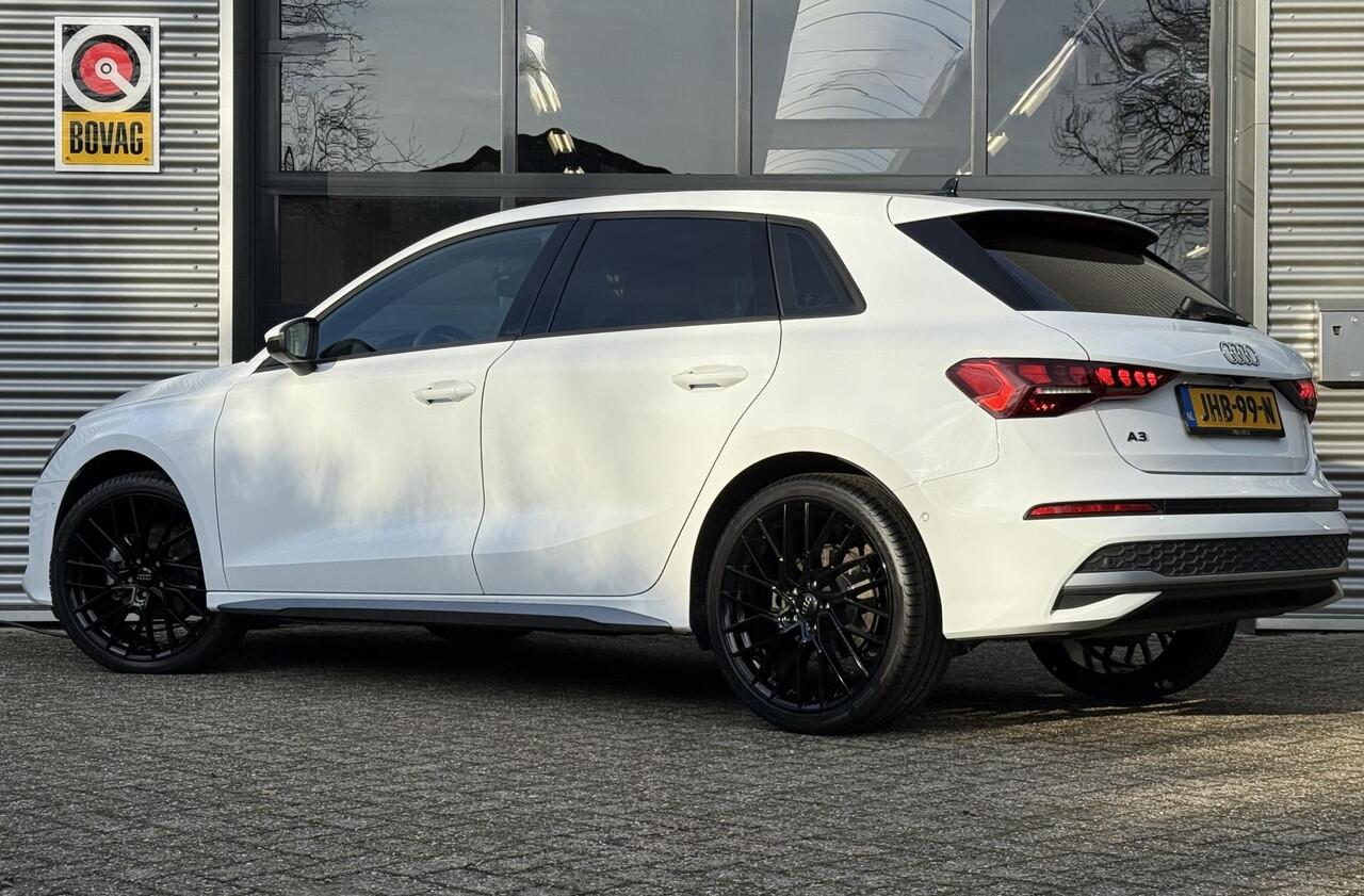 Audi A3 SPORTBACK 35 TFSI Advanced edition l Sonos l LED l 19 Inch l Stoelverwarming l Zwart Optiek