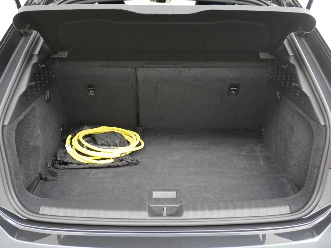 Audi A3 SPORTBACK 40 TFSI e Edition PLUG-IN Hybride 204 PK | Stoelverwarming | Drive Select | Navi | Apple CarPlay | Adaptive Cruise | Rijklaar geleverd met 12 mnd BOVAG garantie