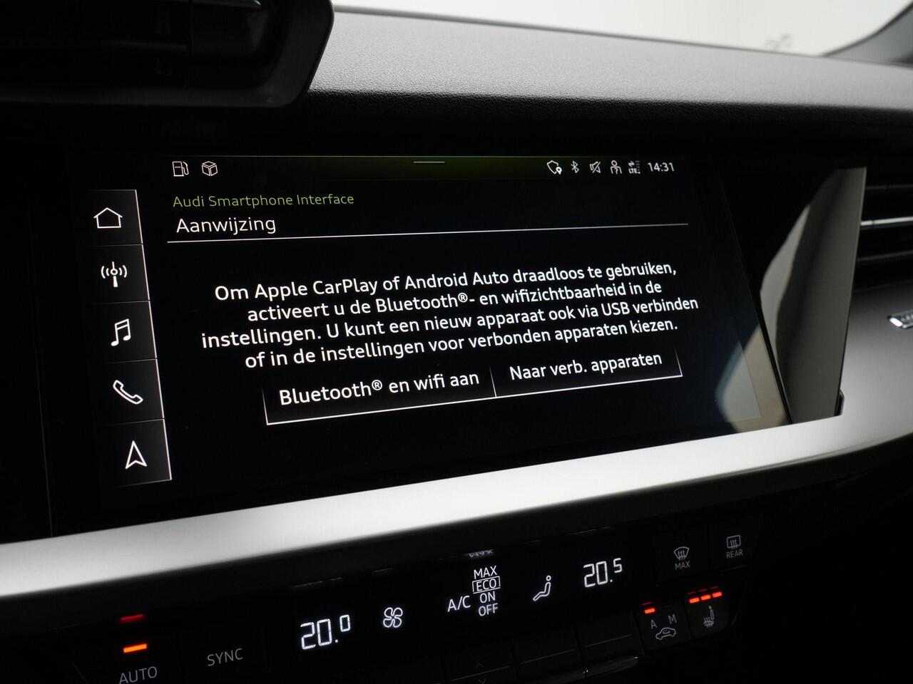 Audi A3 SPORTBACK 45 TFSI e 245 pk S-tronic S edition Competition | LED koplampen | Trekhaak | Stoelverwarming | Sportstoelen | Standkachel | Remklauwen rood | 18 inch